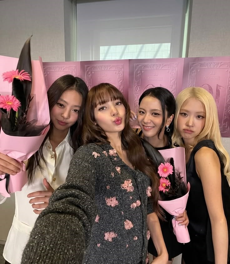 ୨Hangi blackpink üyesisinৎ