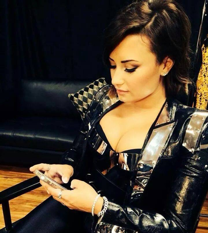 Demi'nin Lovatic'imisin?