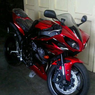 YAMAHA R1