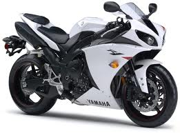 YAMAHA R1