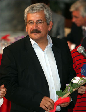 Hangisi Daha Solcu