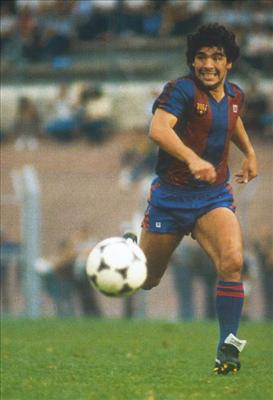 Messi 2010 Vs Maradona 1989