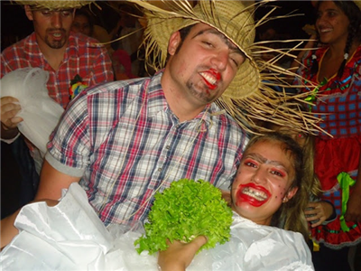 Zé bonito e Maria Uva