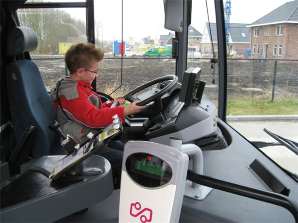 Jaimy into the bus