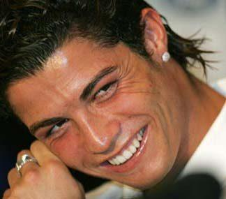 Hanqi Futbolcusun??