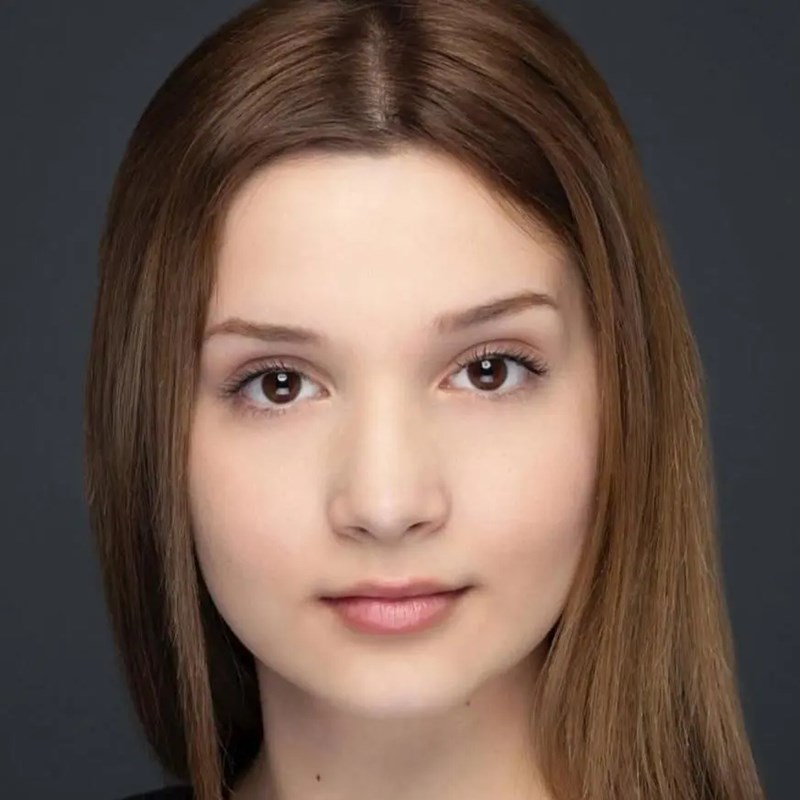 Ecrin Su Çoban ( Derya )
