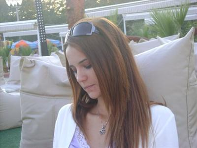 Nilüfer Saçını Nasıl Yapsın?
