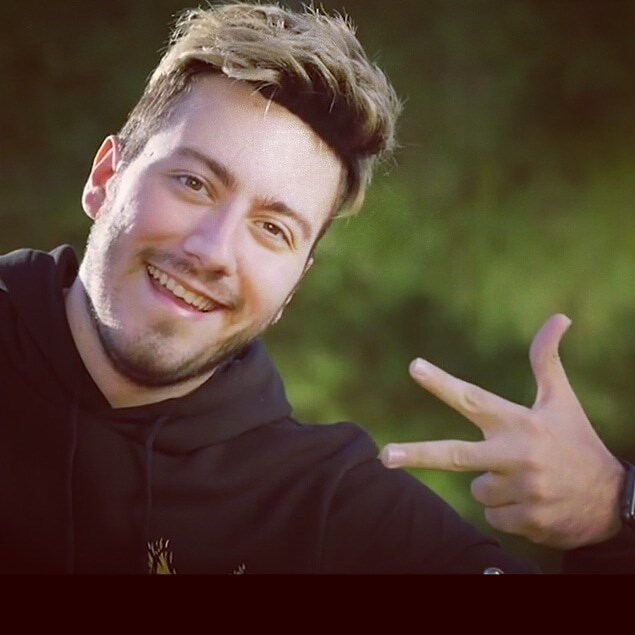 Enes batur