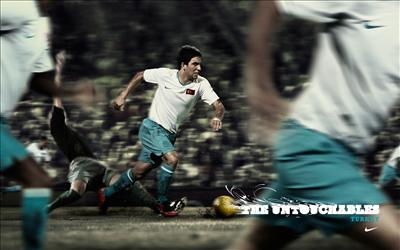 Türkiye'de Oynayan Hangi Futbolcusun ?