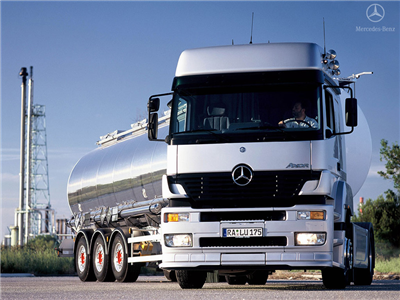 Mercedes Axor
