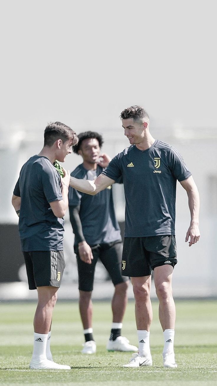 Siapa Pasangan Mu Di Sepak Bola