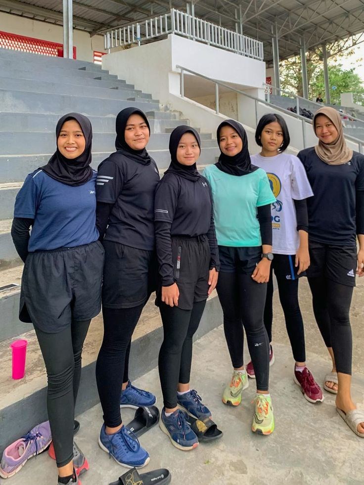 Kamu itu feminim atau tomboy?