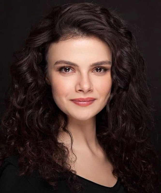 Sinem Ünsal 