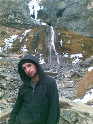 Dullar İsimli Bekar Evii :))