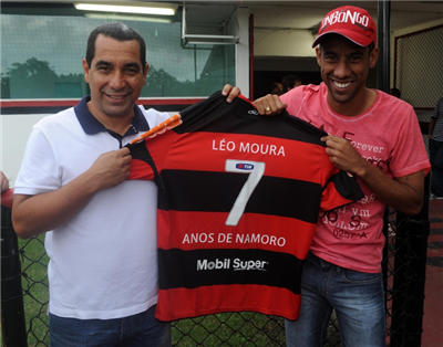 Camisa só com Mobil Super e BMG
