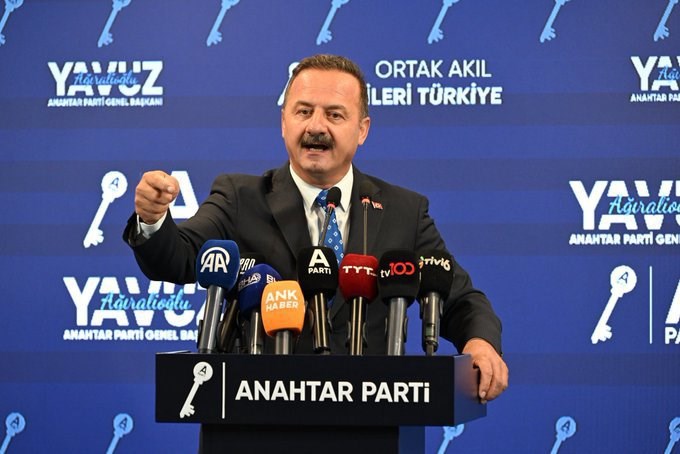 ANAHTAR PARTİ