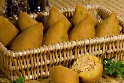(a) Coxinha Desfiada