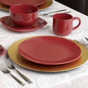 Dinnerware set