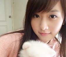 俏麗