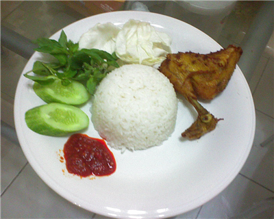 Nasi Lalapan Pake Ayam Guring..