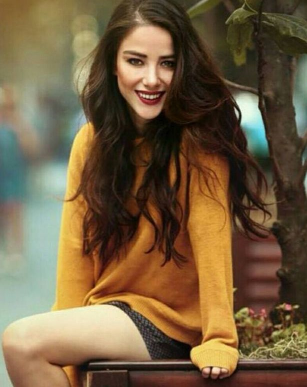 Kiraz Mevsimi Hangi Ünlüsün
