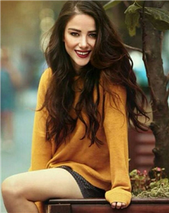 Kiraz Mevsimi Hangi Ünlüsün