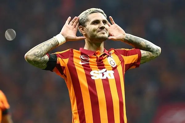 HANGİ GALATASARAY FUTBOLCUSUSUN