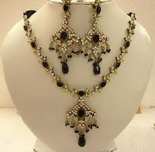 Neckless