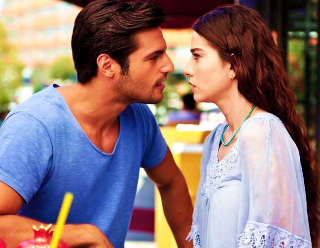 Kiraz Mevsimi Hangi Oyuncusun