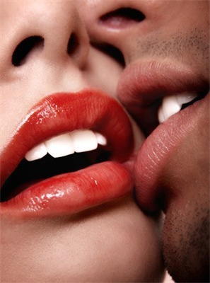 kiss