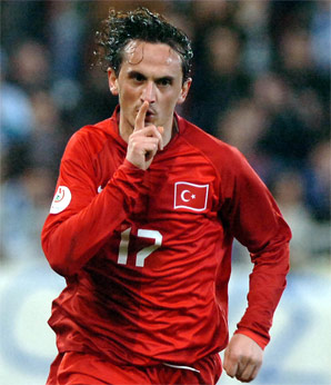İki Futbolcudan Biri