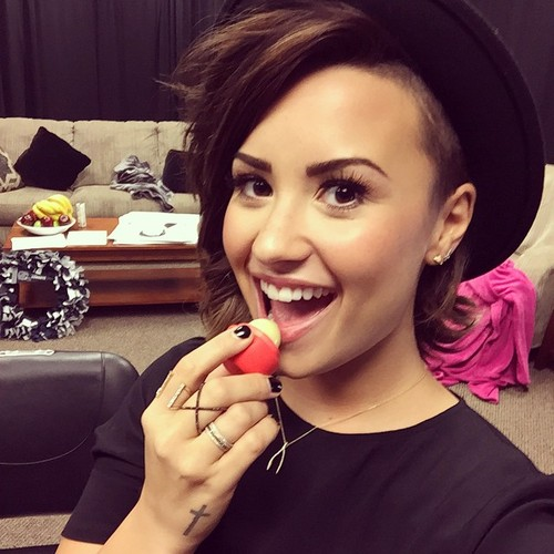 Koyu Bir Lovatic Misin ? ♥♥♥