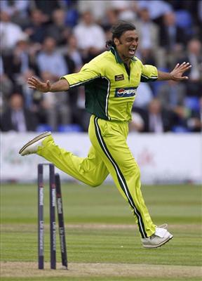Vote For Best Fast Bowler