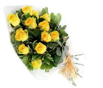 a bunch of yellow roses