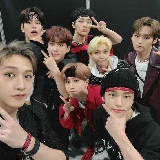 Hangi stray kids hyung line uyesisinn🙌🏻