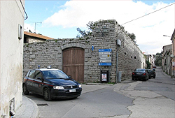 Posto di blocco in piazza post spuntino