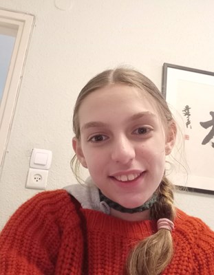 עלמה בת 12!