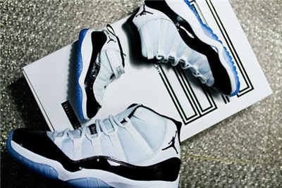 Nike Air Jordan Retro 11 Concord 2011