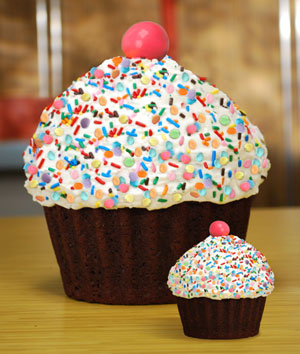 Very exclusive Happy Birthday Cake