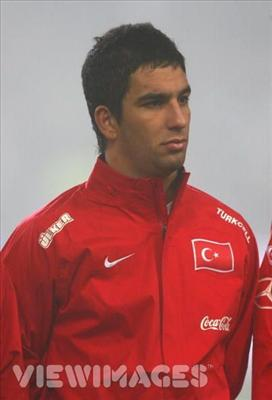 Hangi Futbolcu Daha İyi Oynuyor